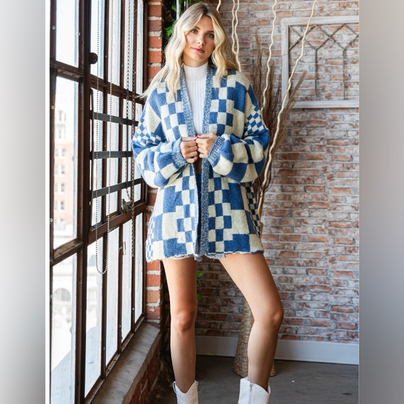 Veveret Blue and Cream Checkered Women's Sweater size L - Picture 2 of 6